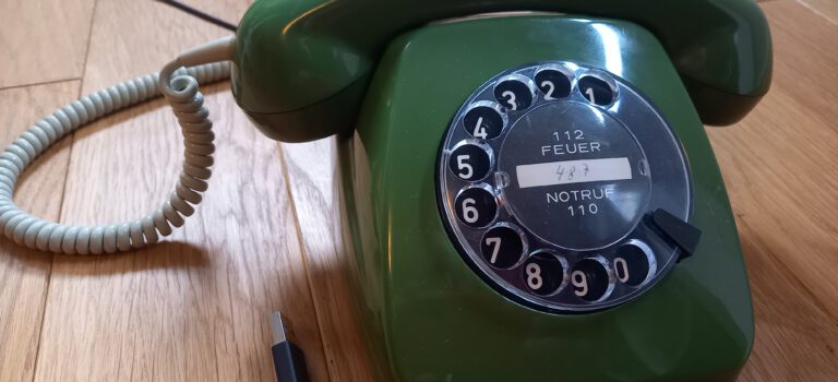 Smart Home Steuerung am alten Wählscheibentelefon